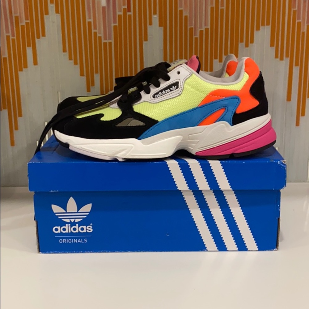 Adidas falcon